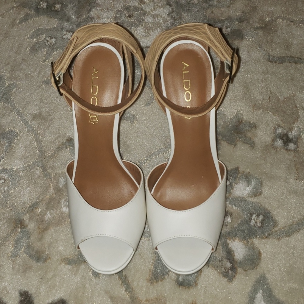 White/Tan Leather Aldo Heels